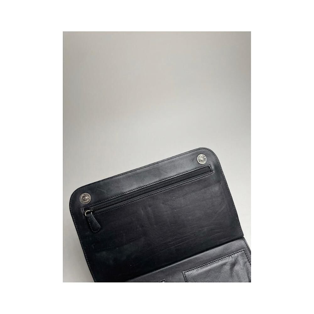 Valentino Pouch