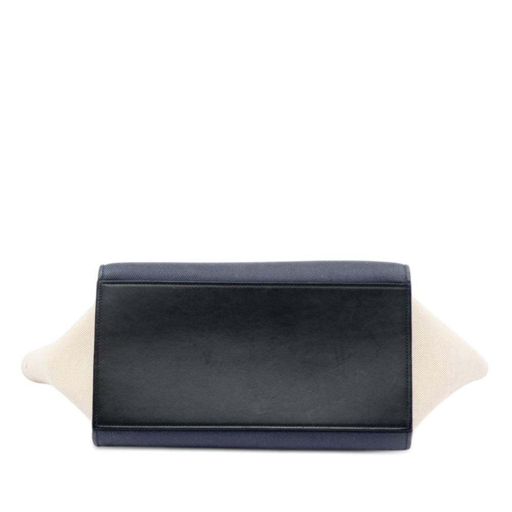 C&eacute;line Trapeze