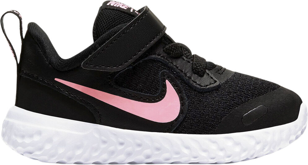 Revolution 5 sneakers