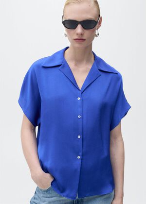 Short-sleeved satin shirt