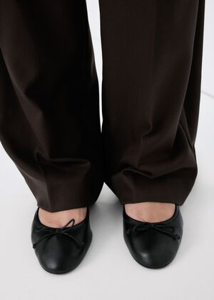 Leather ballet flats with bow