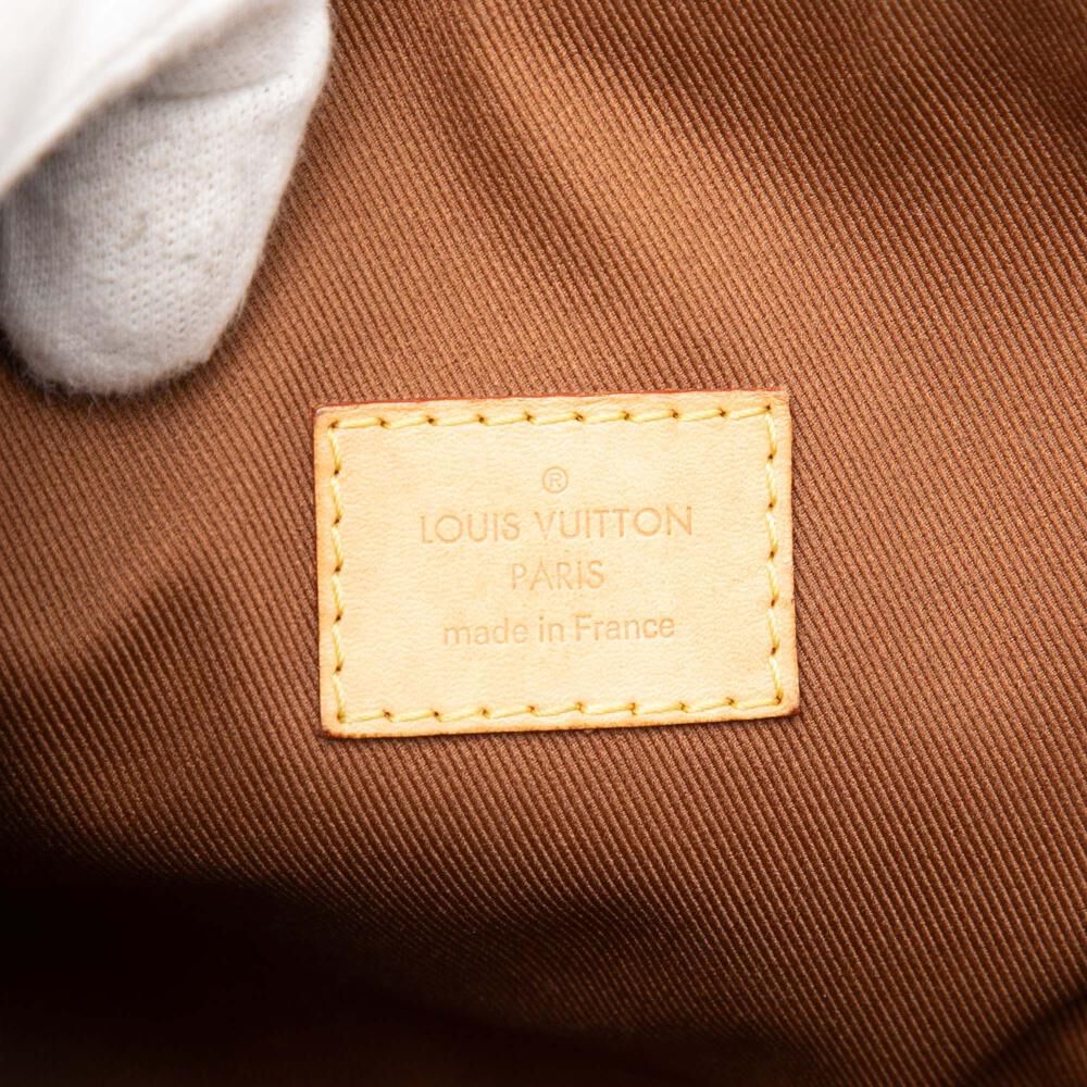 Louis Vuitton Clutch