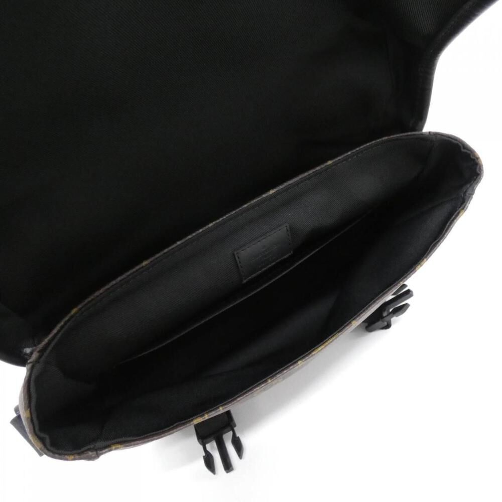 Louis Vuitton Shoulder Bags