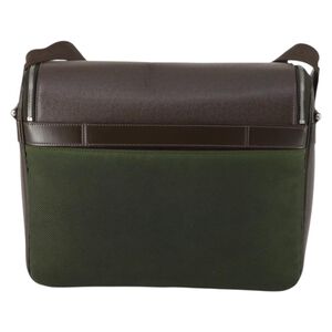 Louis Vuitton Taiga Kendall