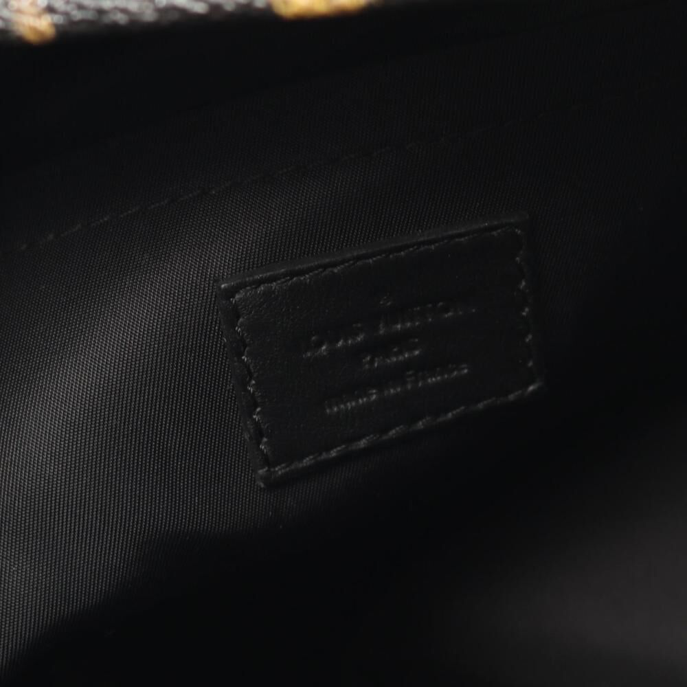 Louis Vuitton Palm Springs