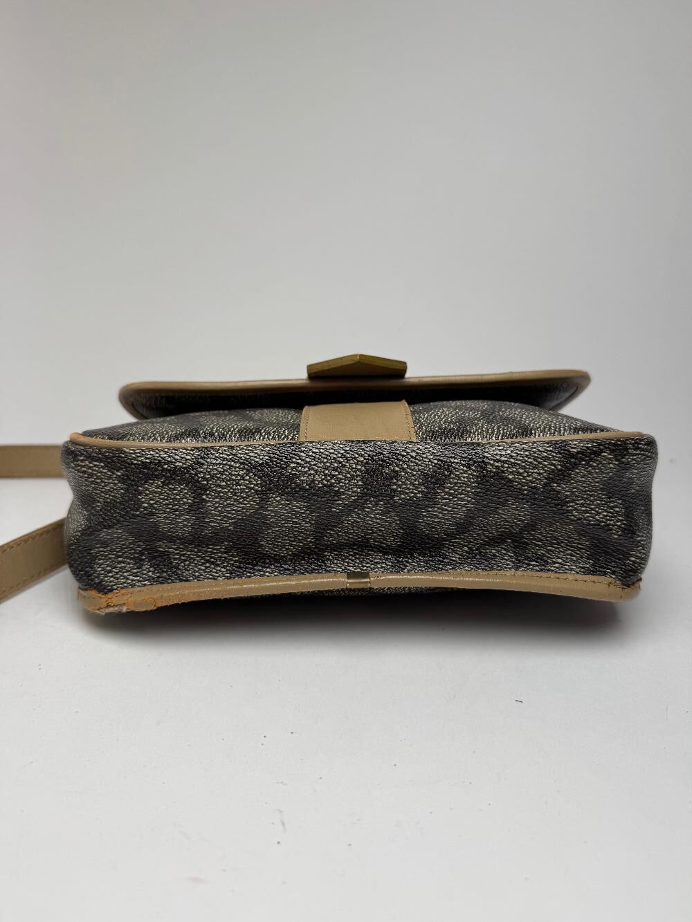 Yves Saint Laurent Crossbody Bag