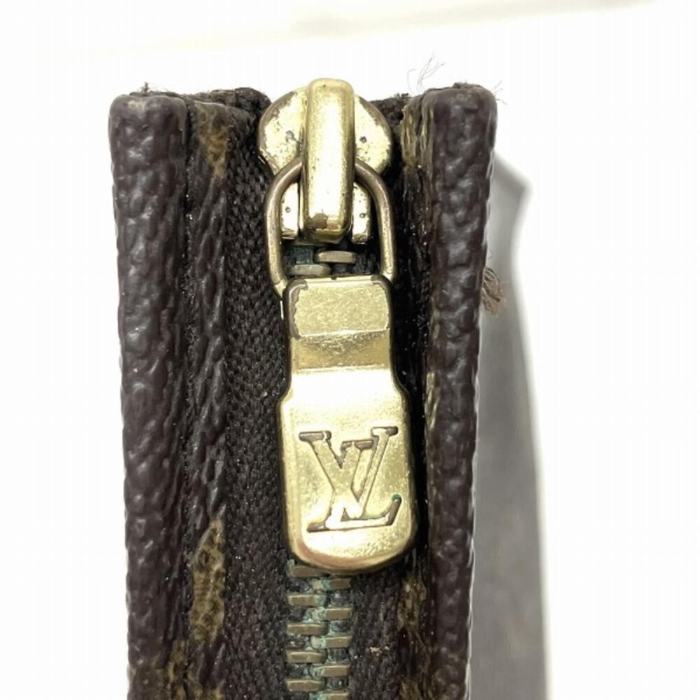 Louis Vuitton Poche Toilette