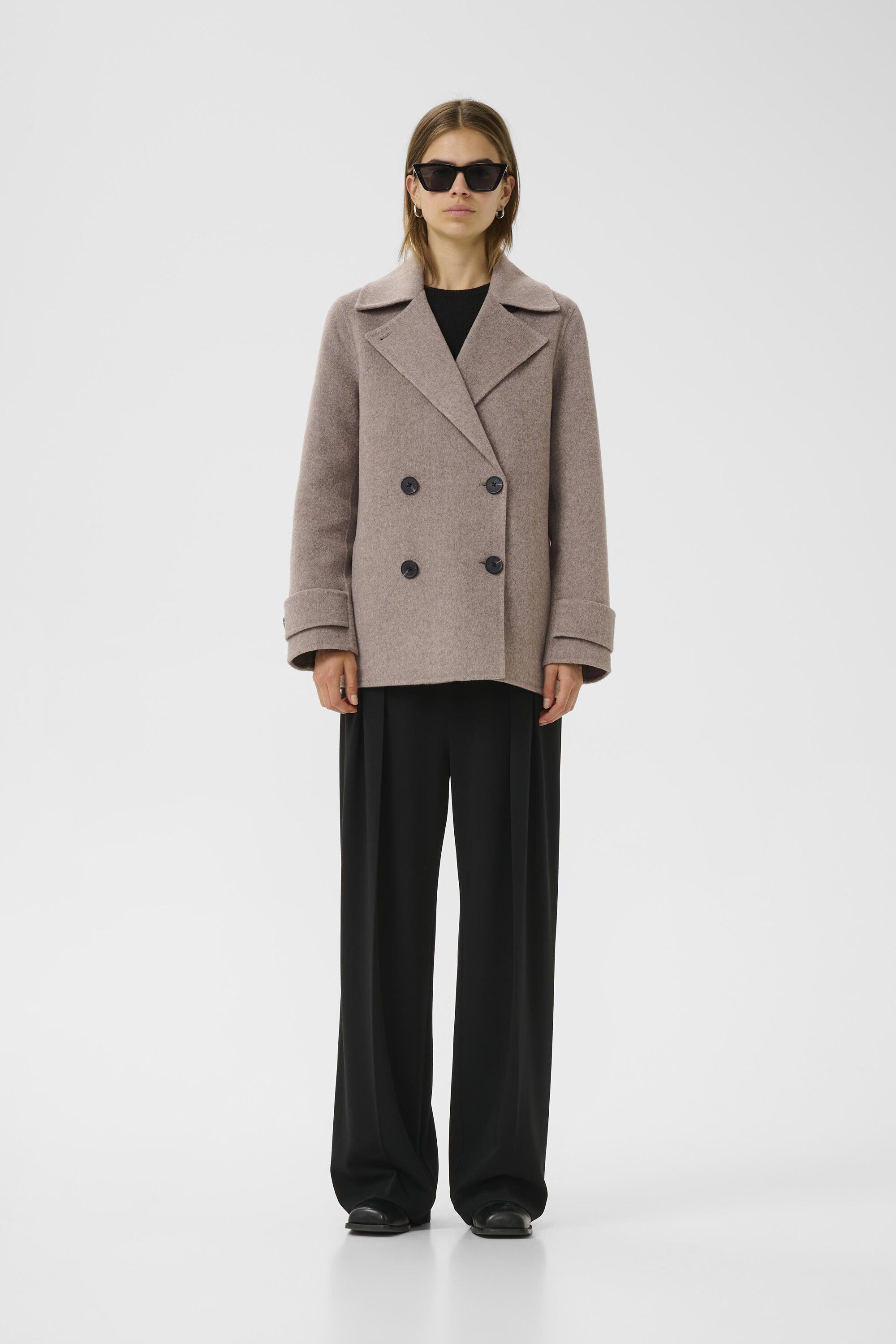 MannaIW Outerwear Premium