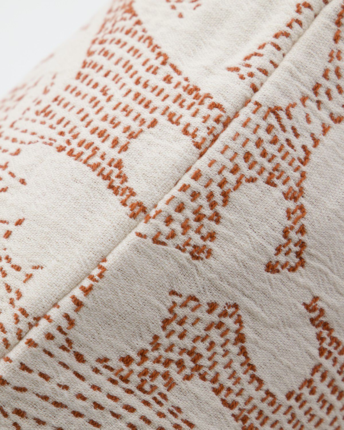 Pudebetr&aelig;k, HDSari, R&aring;hvid:Brun