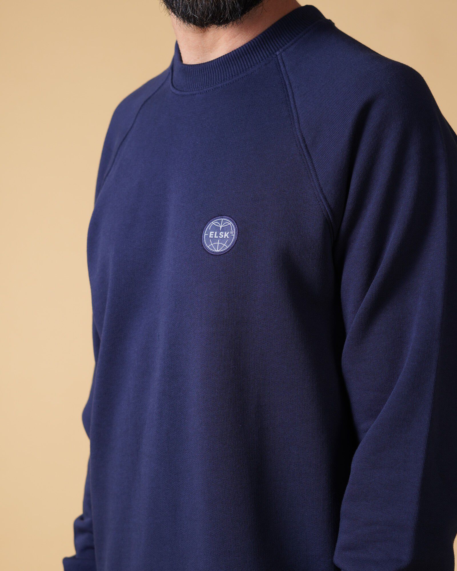 GLOBE MEN'S RAGLAN CREWNECK