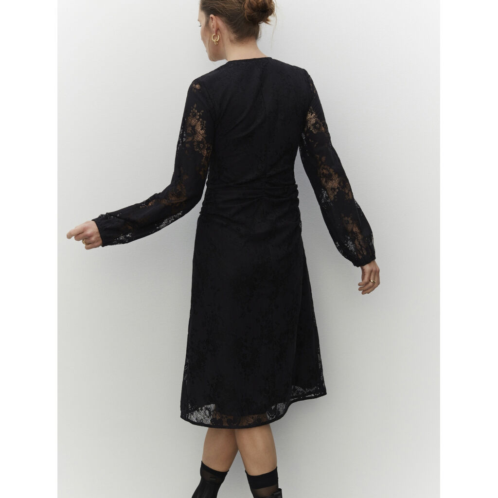 Naomi - Artistic Lace