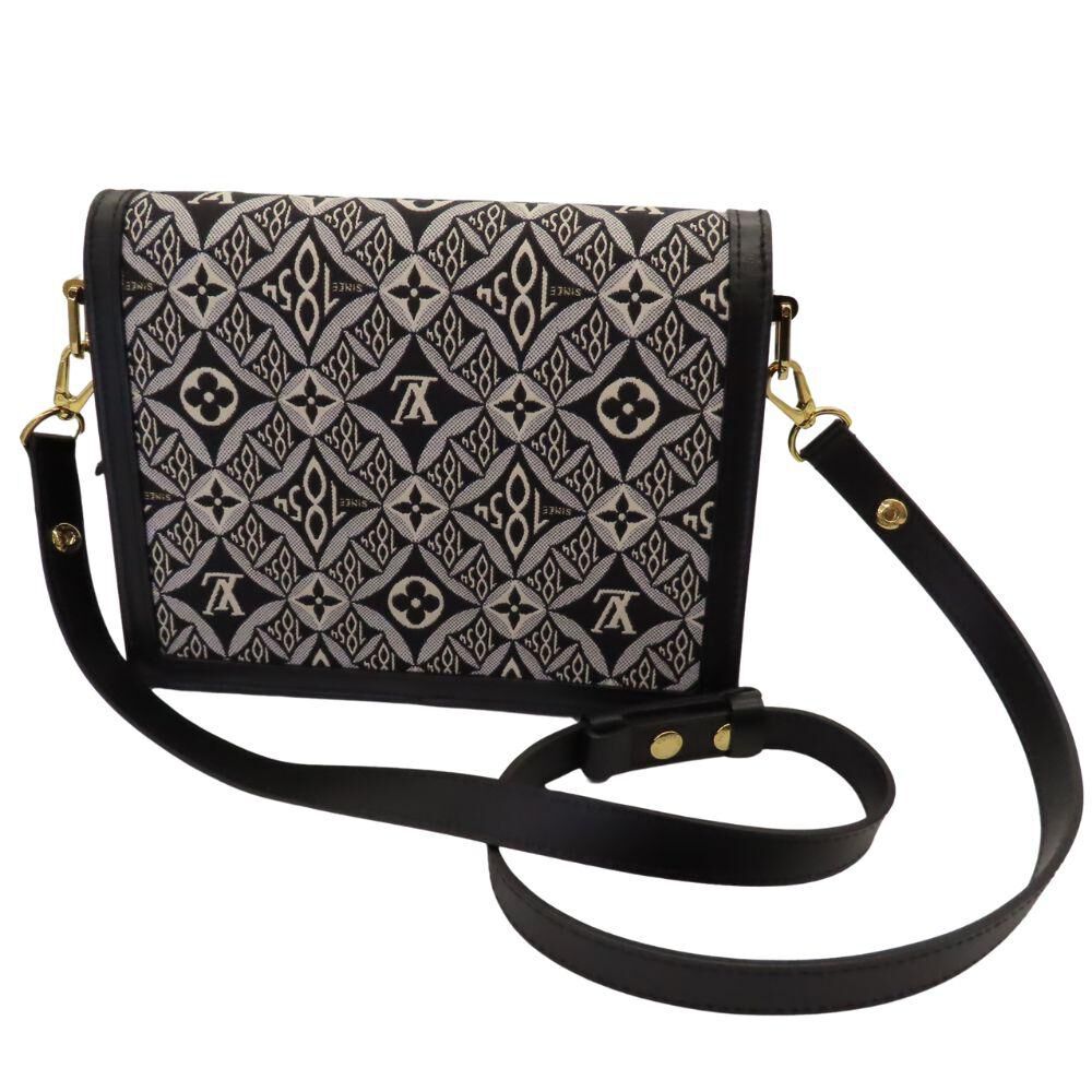 Louis Vuitton Shoulder Bags