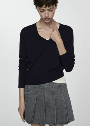 Fine-knit V-neck sweater