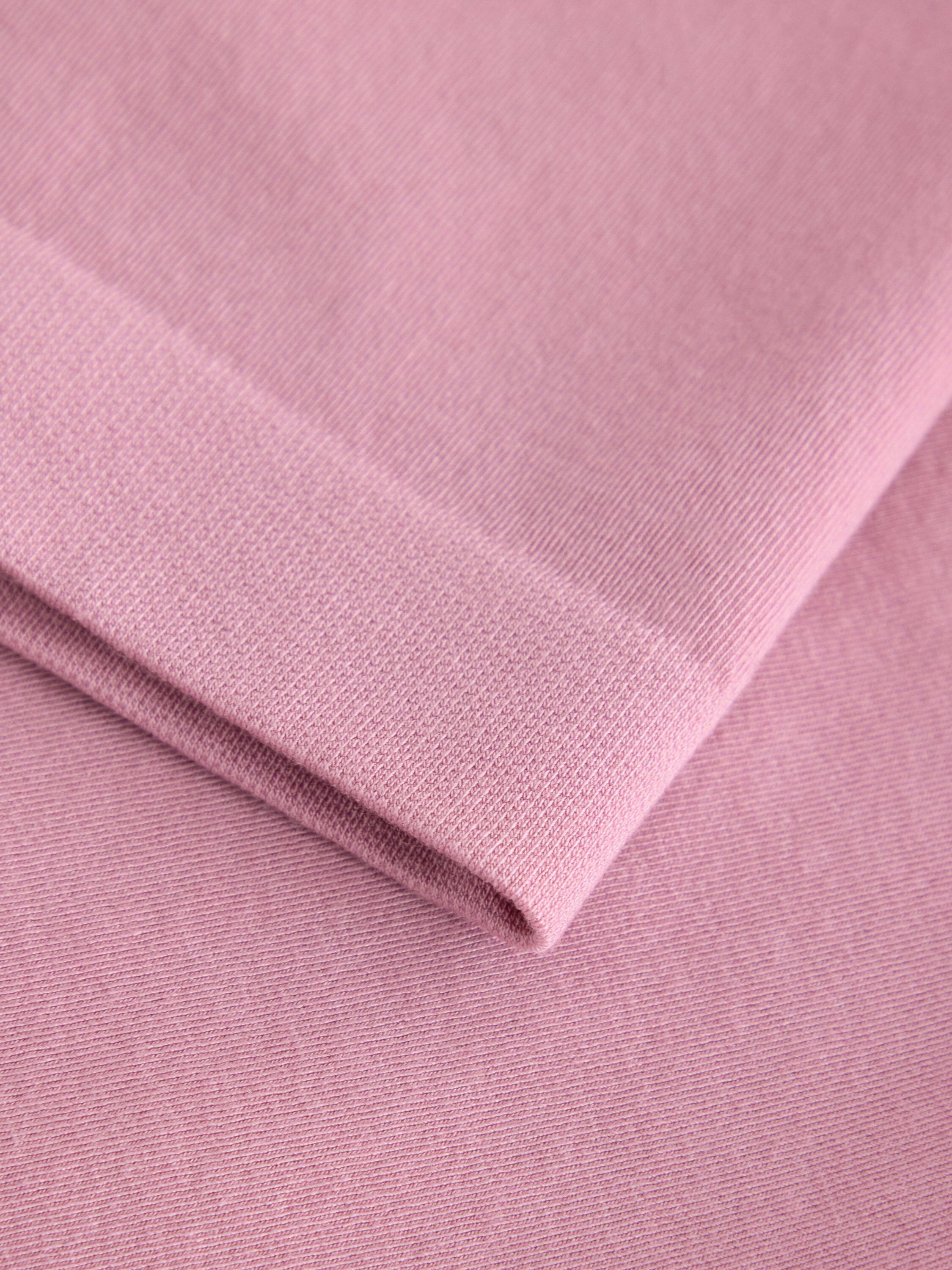 Soft, stretchy briefs with high wai