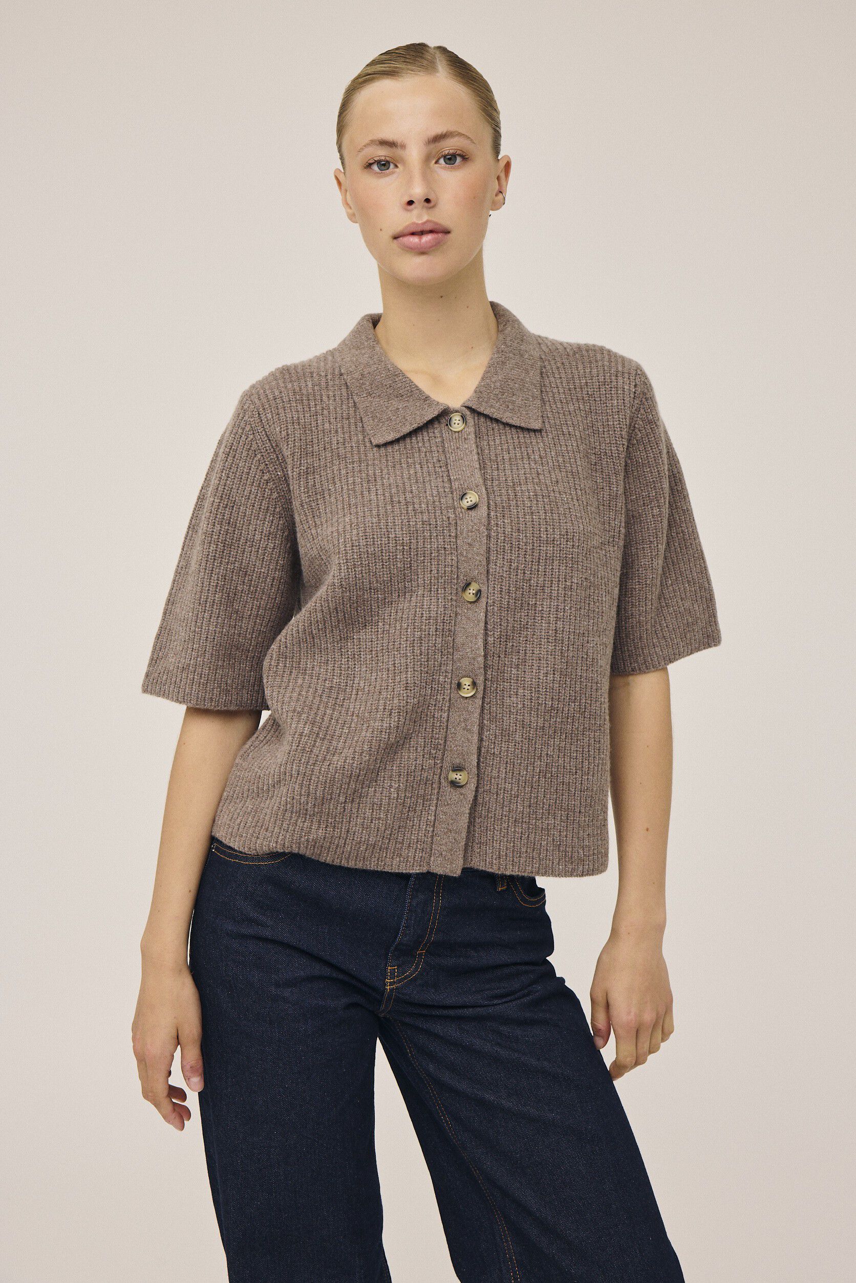 Gloria 2 Kort&aelig;rmede polo cardigan - 100% Merinould RWS