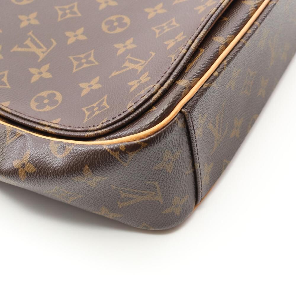 Louis Vuitton Shoulder Bags
