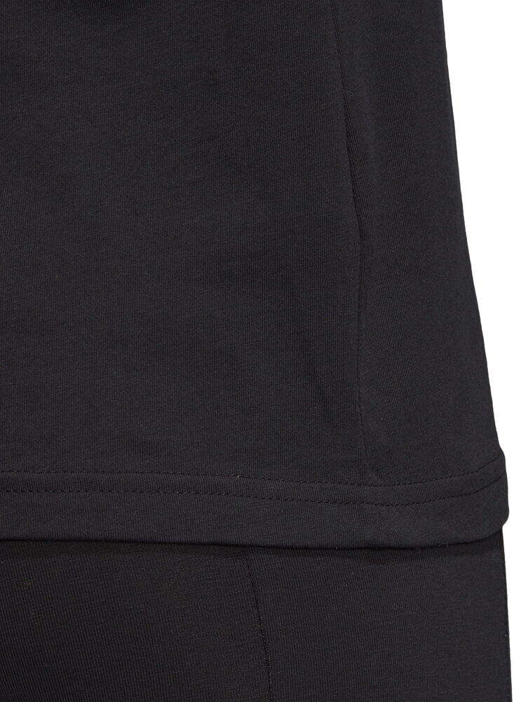 Must Haves Badge of Sport T-shirt