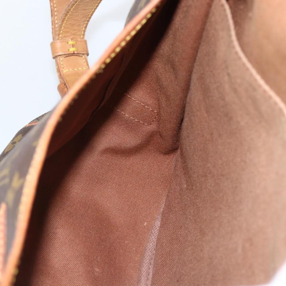 Louis Vuitton Saumur