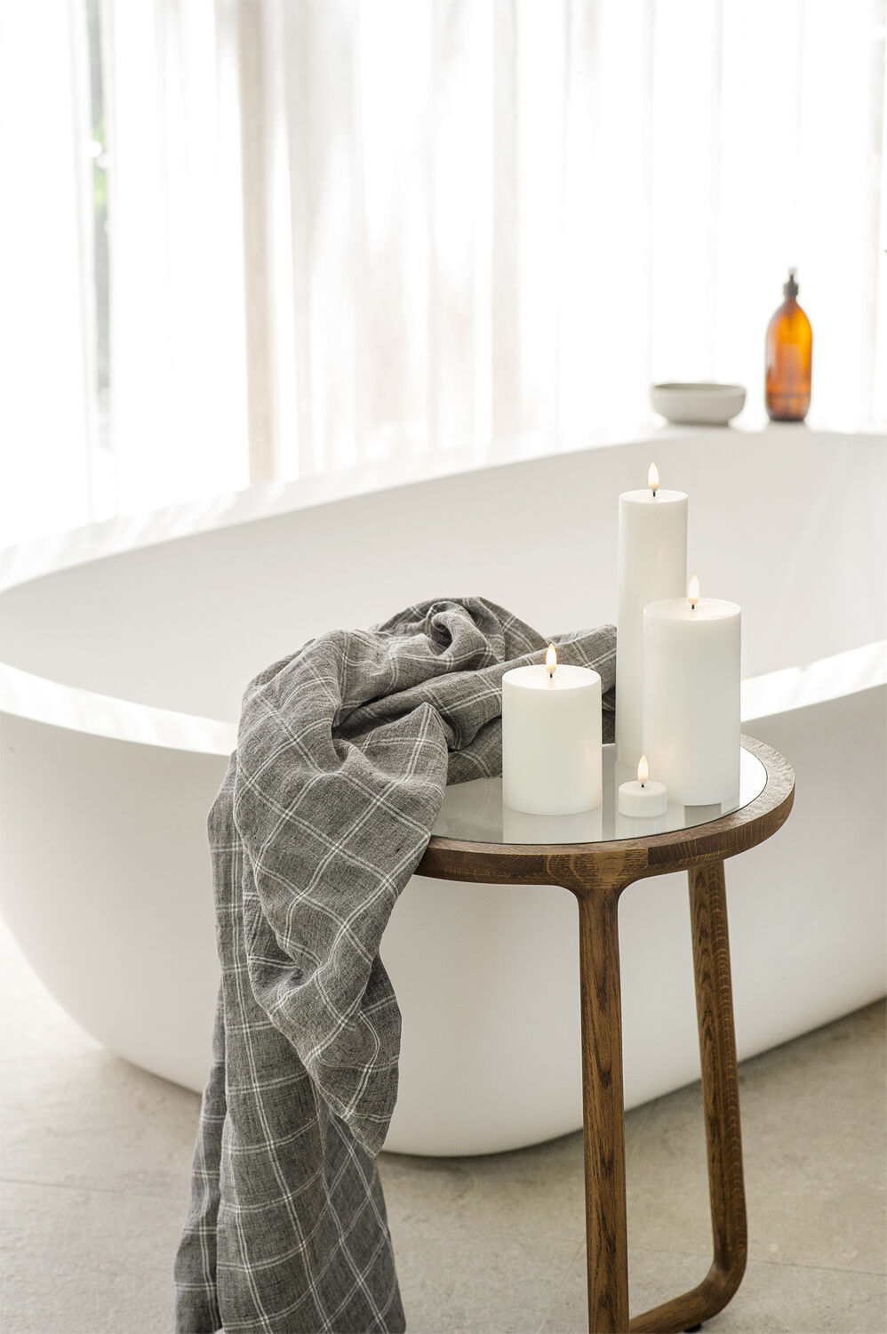 LED Pillar Candle - Nordic White - 7,8 x 15 cm