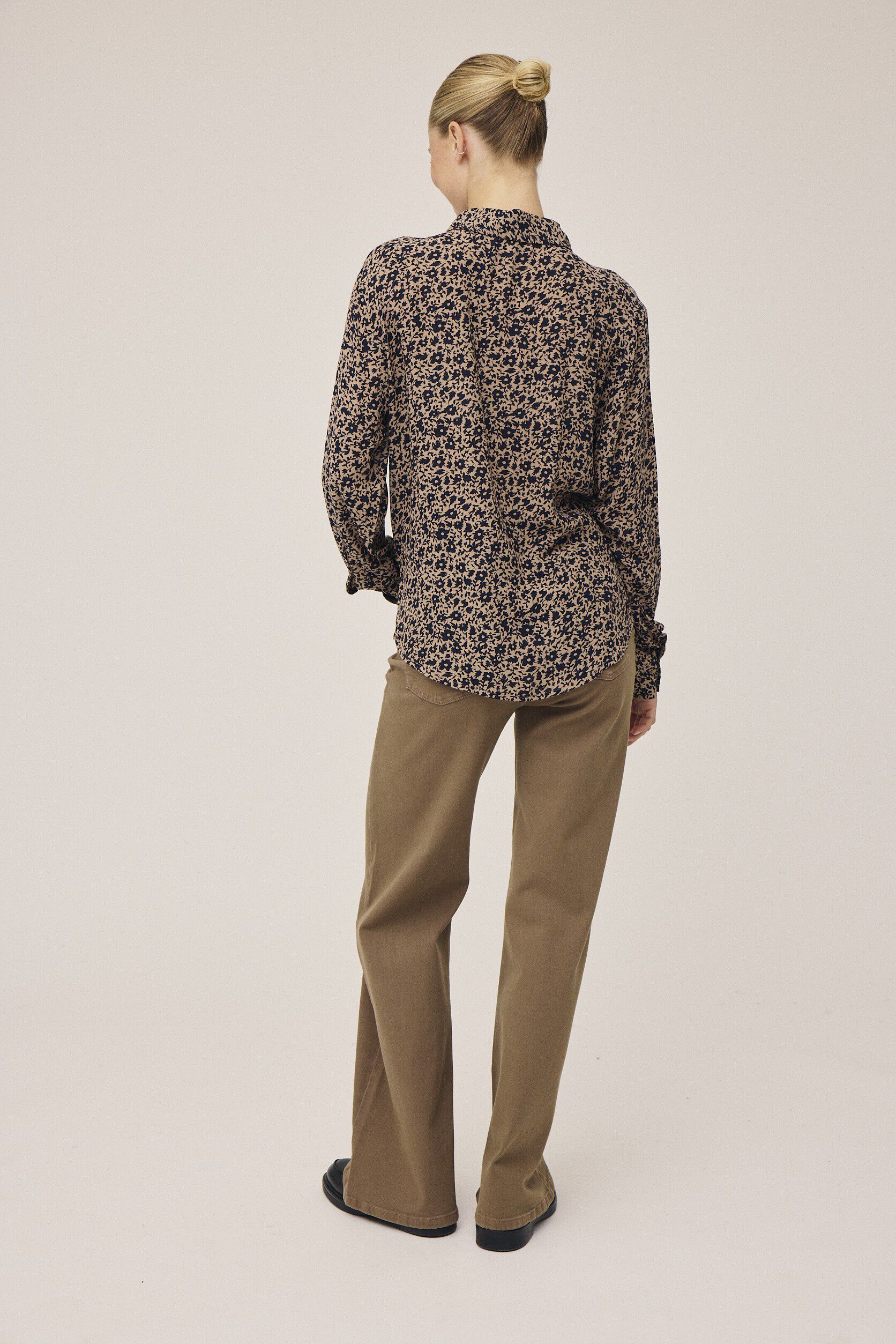 Lova M127 H&oslash;jtaljet jeans med brede ben - &Oslash;kologisk bomuld GOTS