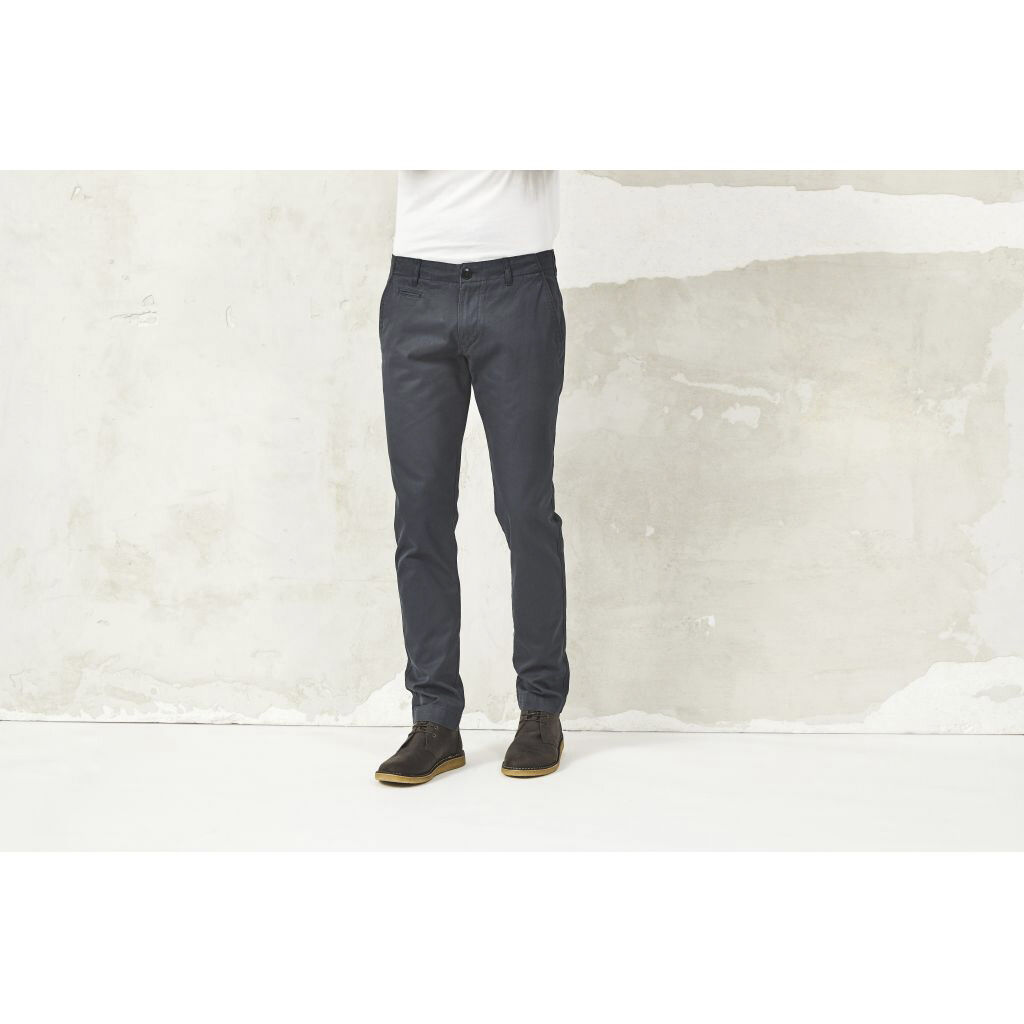 Chuck The Brain chino