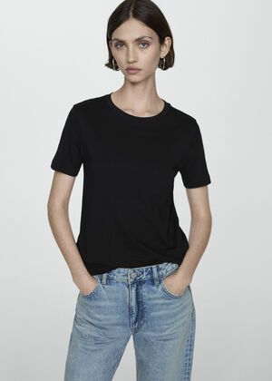 T-SHIRT. -- CHALACA