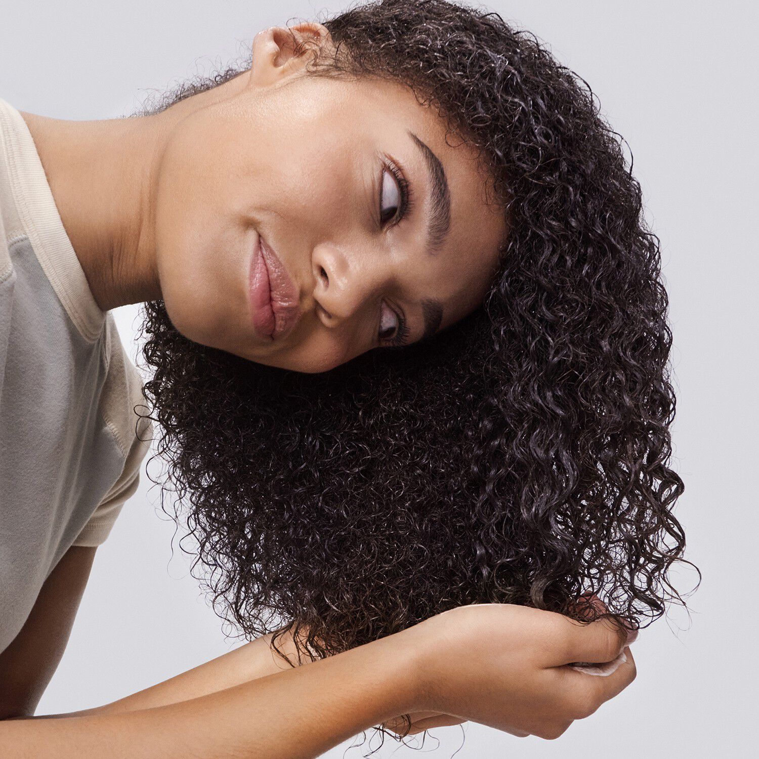 Multifunktionel h&aring;rstylingcreme -H&aring;rstylingcreme