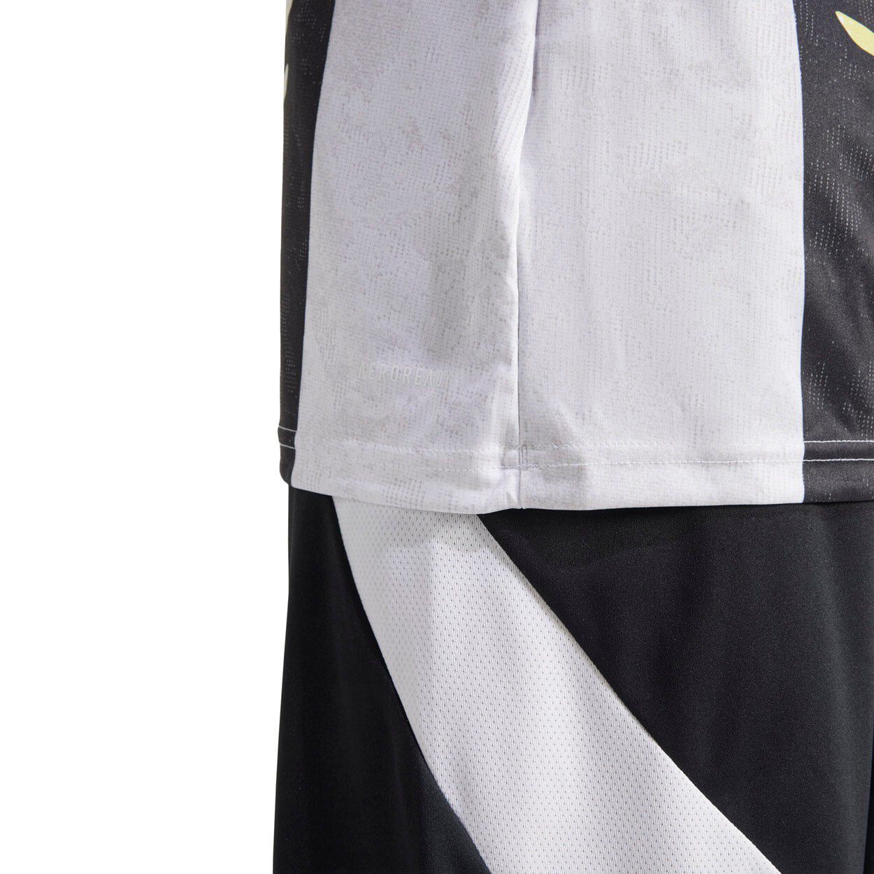 Juventus 24/25 Pre-Match T-shirt