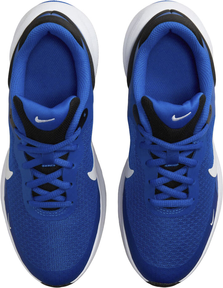 Revolution 7 sneakers