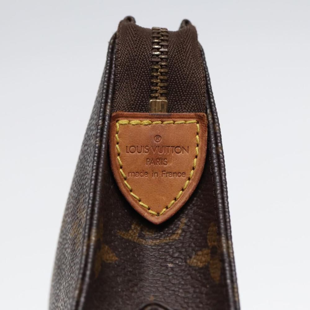 Louis Vuitton Poche Toilette