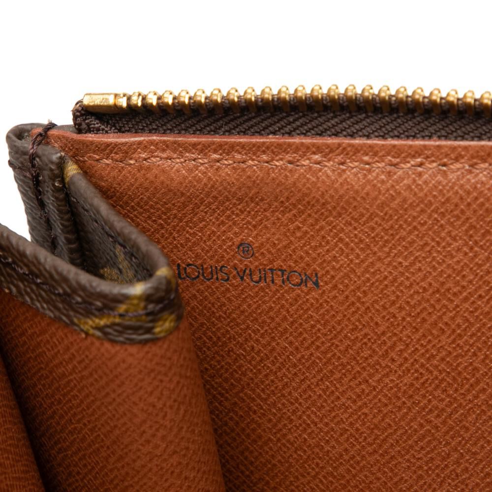 Louis Vuitton Poche Documents