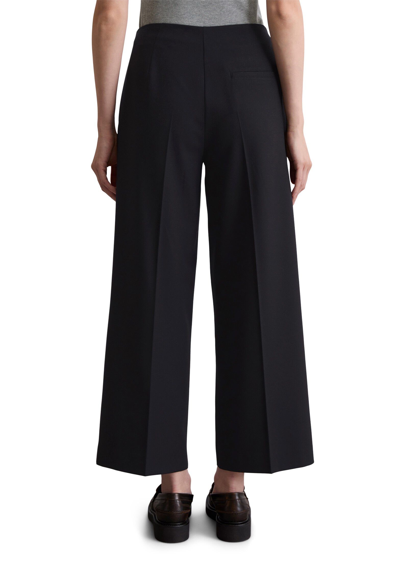 Pants, culotte style, clean look
