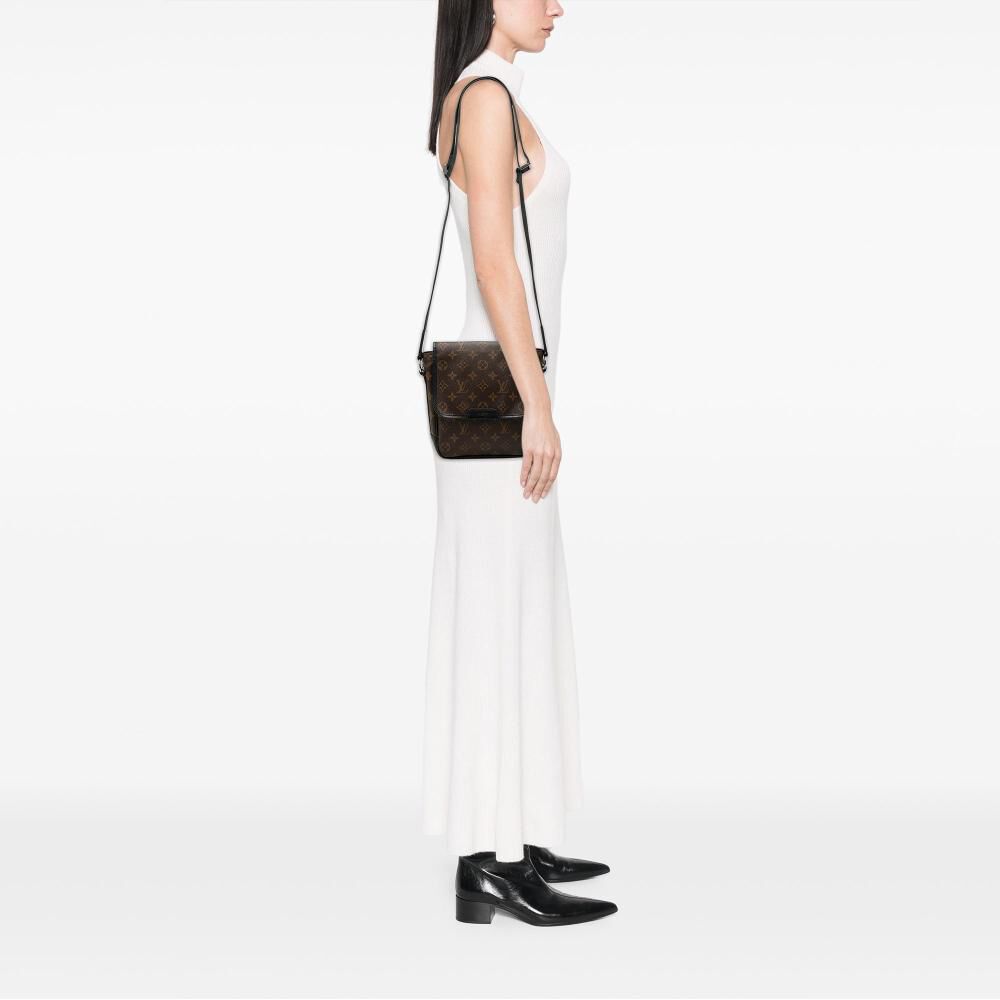 Louis Vuitton Shoulder Bags