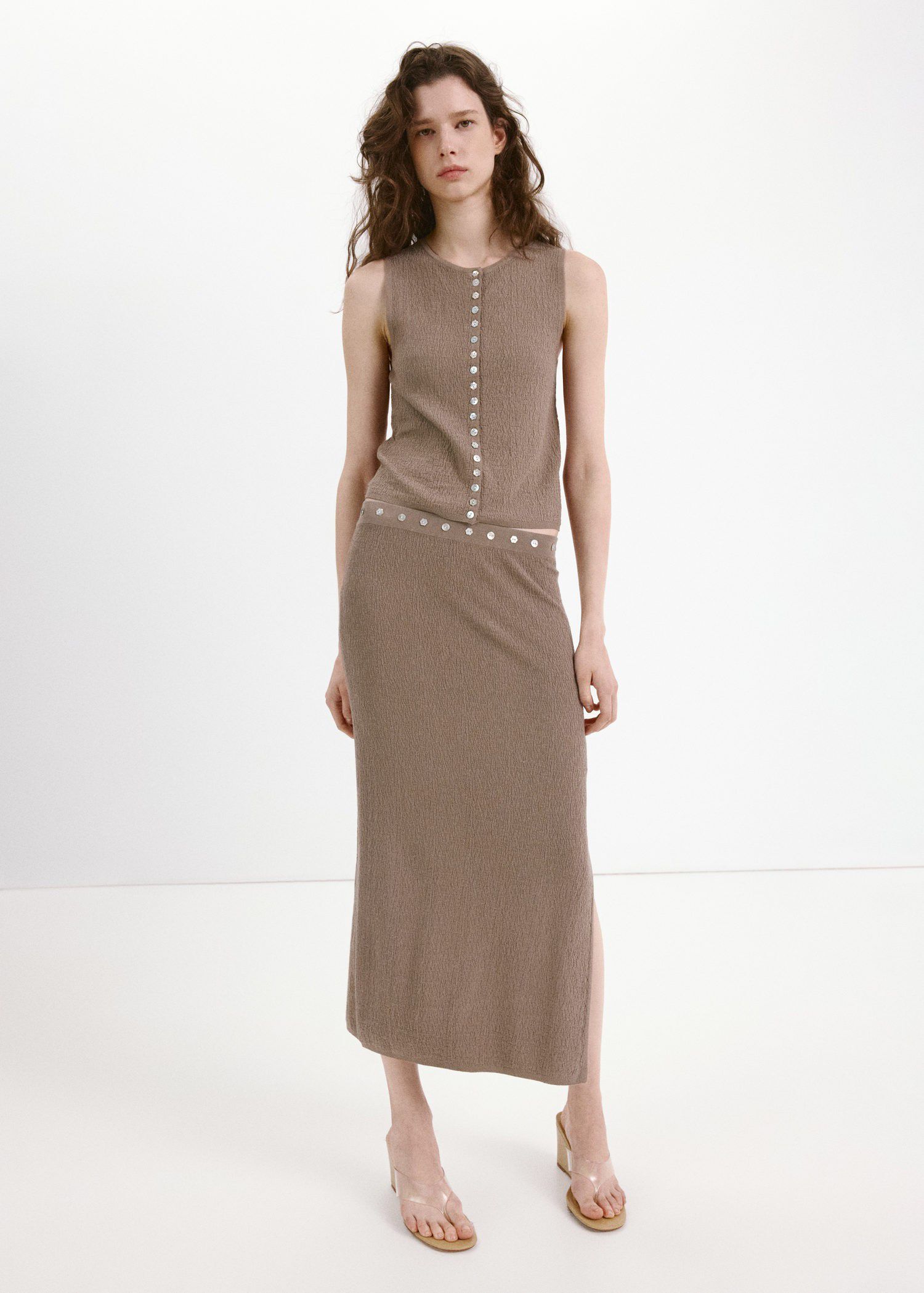 Plain button top