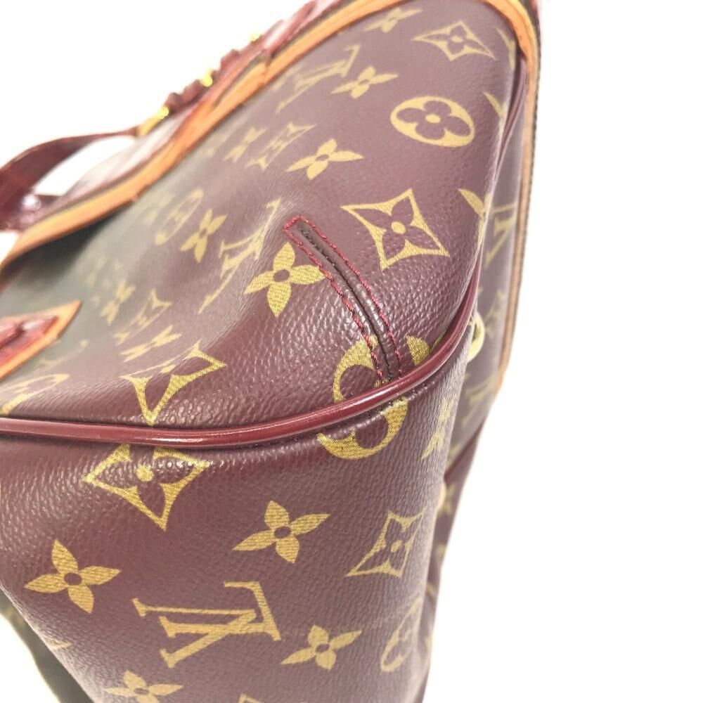 Louis Vuitton Shoulder Bags