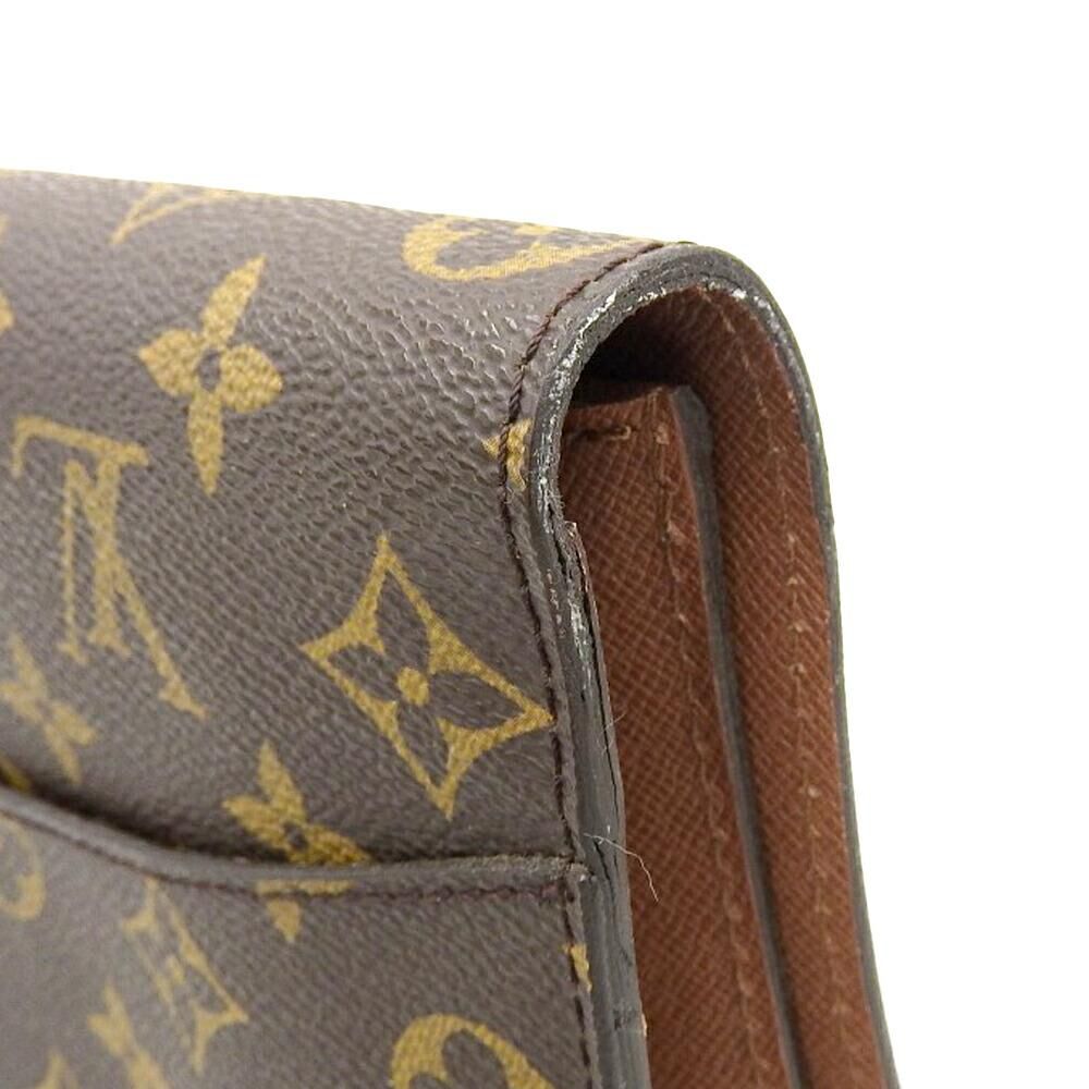 Louis Vuitton Clutch