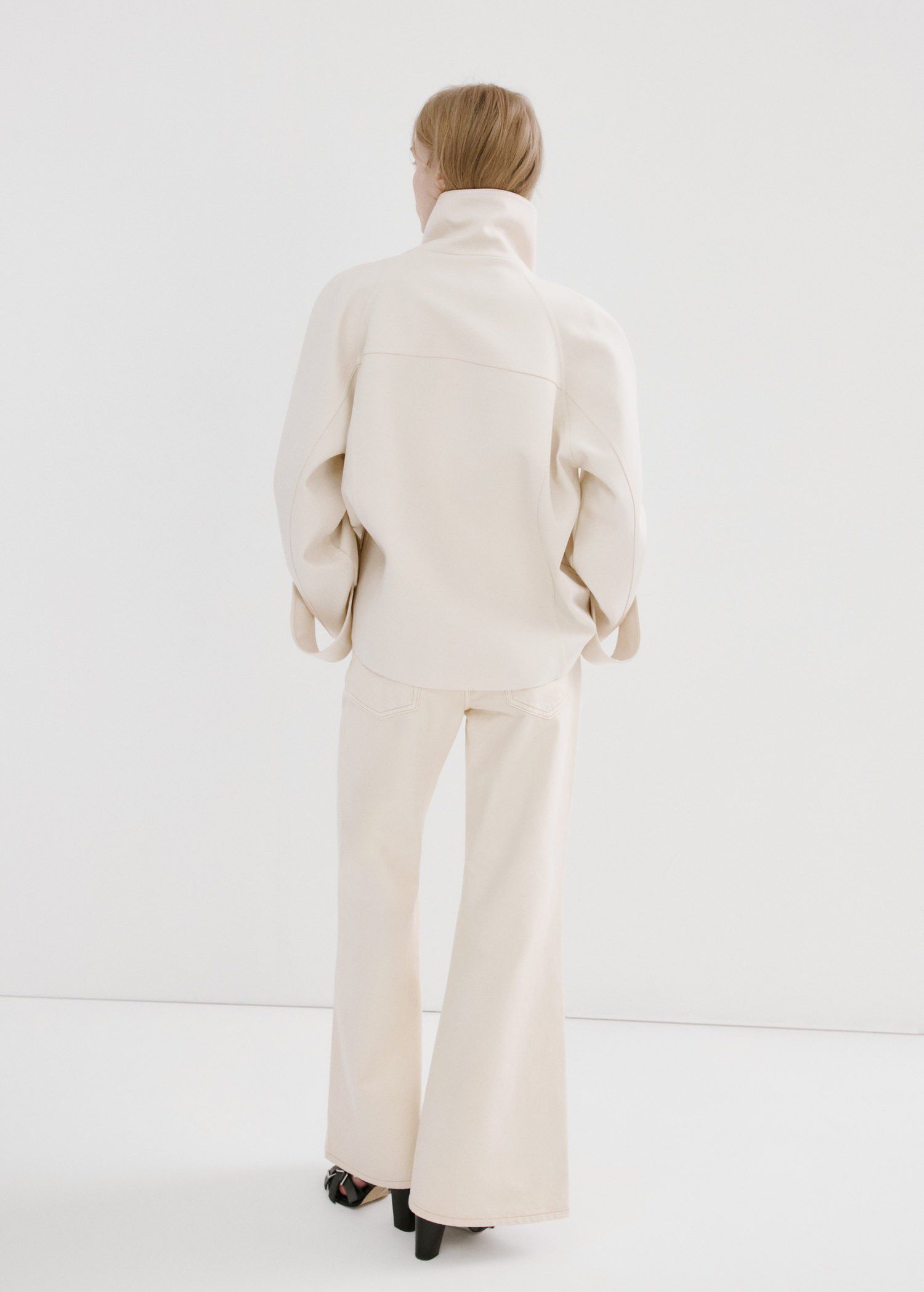 Mid-rise flared jeans