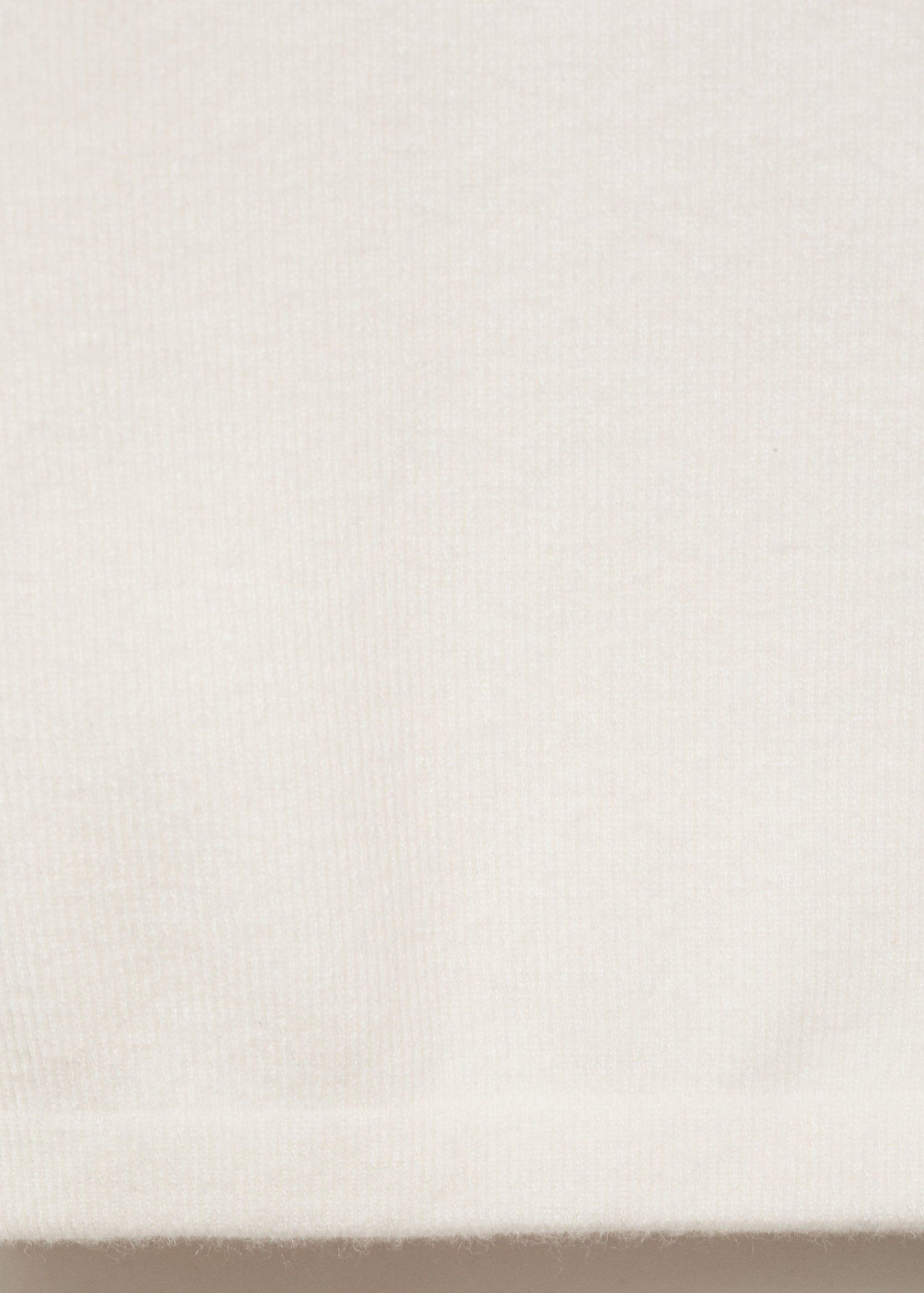 Fine-knit waistcoat with buttons