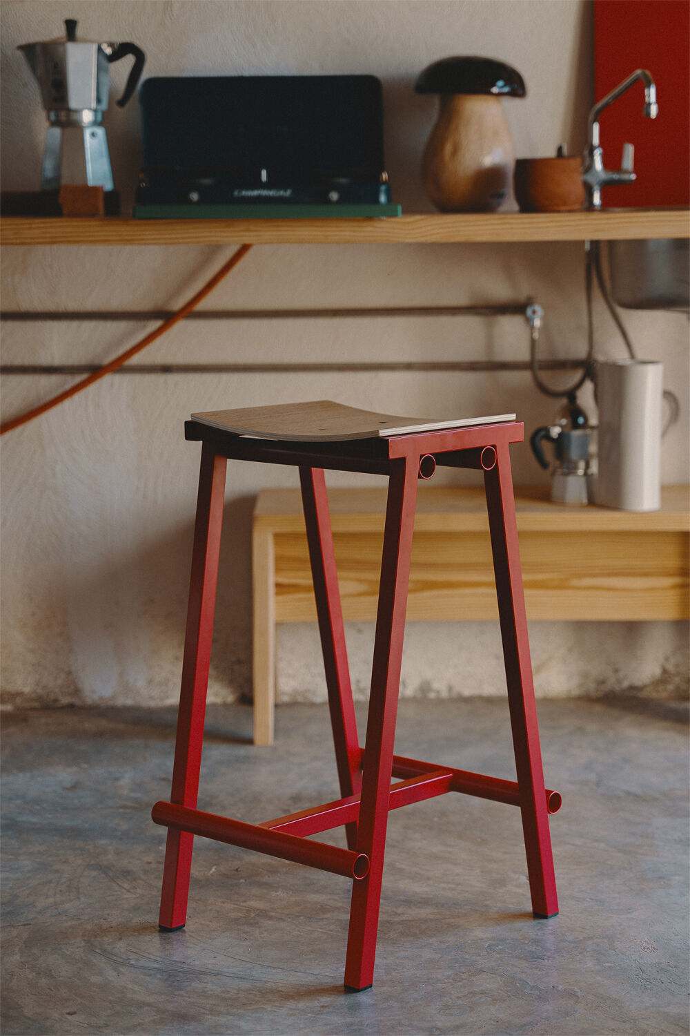 Taburete 8 Bar stool Low Signal red