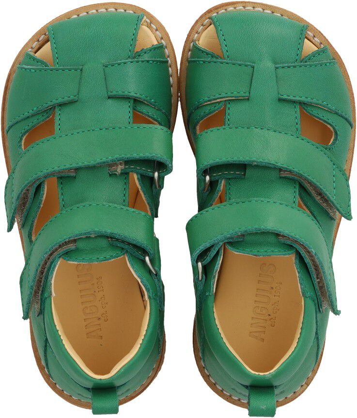 Sandal med velcro lukning