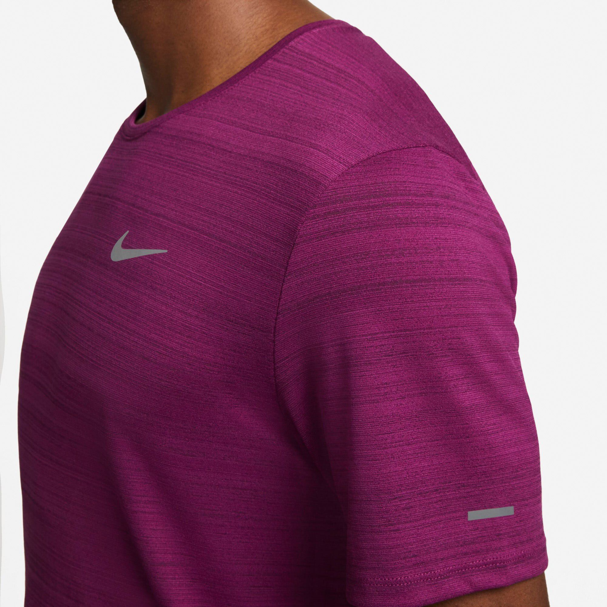 Dri-FIT Miler l&oslash;be T-shirt