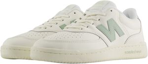 80 Sneakers