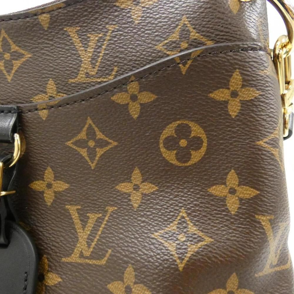 Louis Vuitton Shoulder Bags