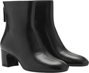Zipped leather ankle boots