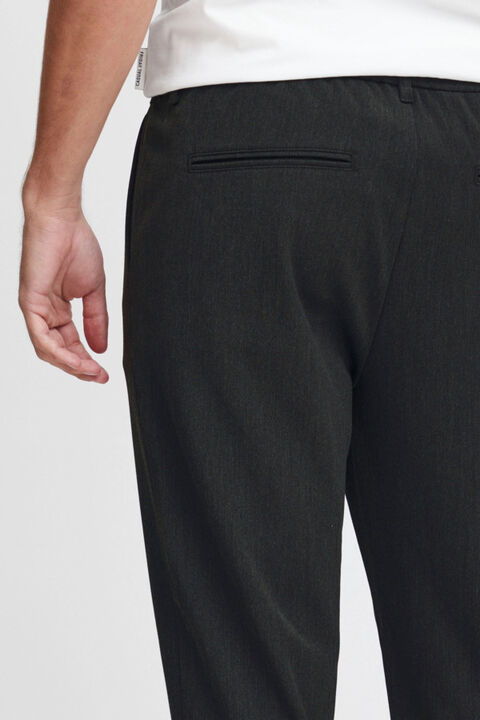 CFMARC performance pants with pleat