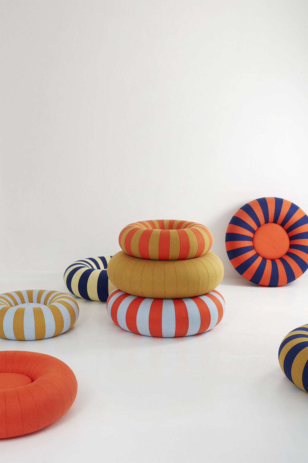 FLOAT, MEDIUM, DARK BLUE/YELLOW