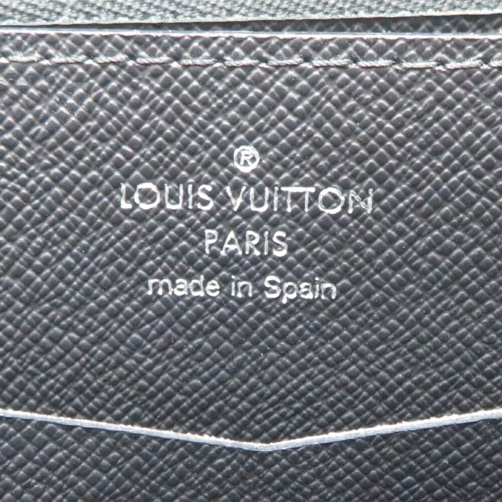 Louis Vuitton Clutch