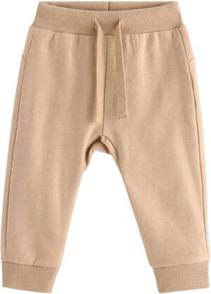 Trousers face at back