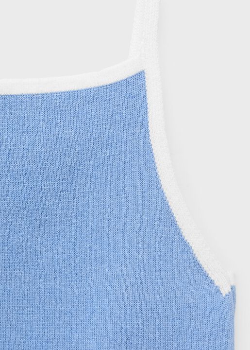 Knitted top with contrasting trim