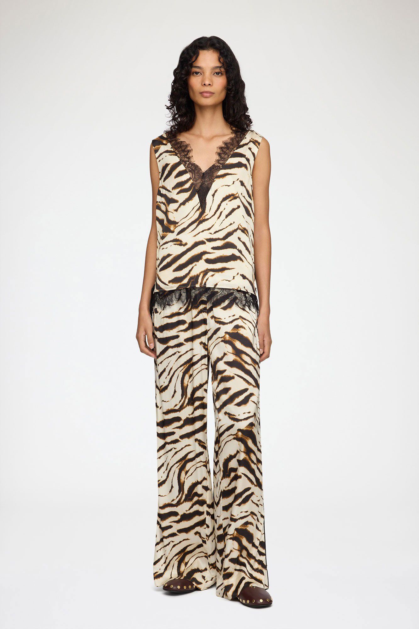 Printed Stretch Satin V-neck Lace S